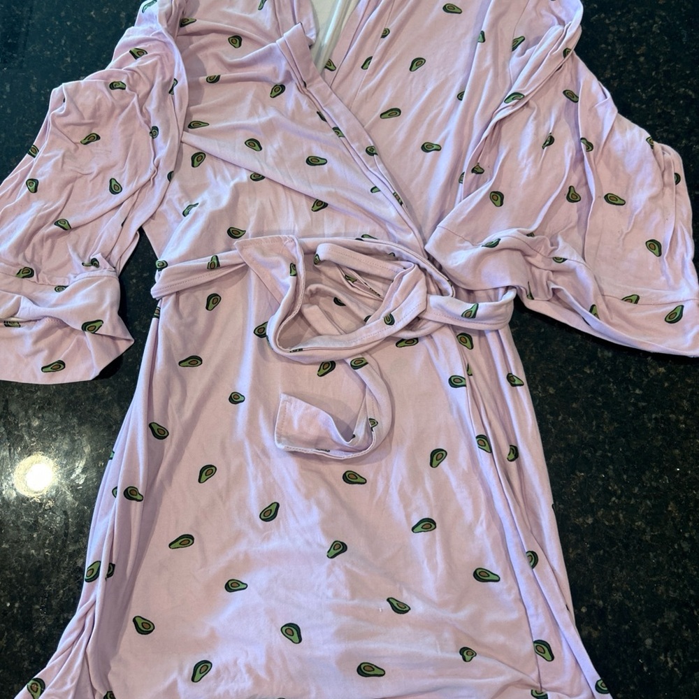 Wallflower Light Pink Avocado Patterned Robe